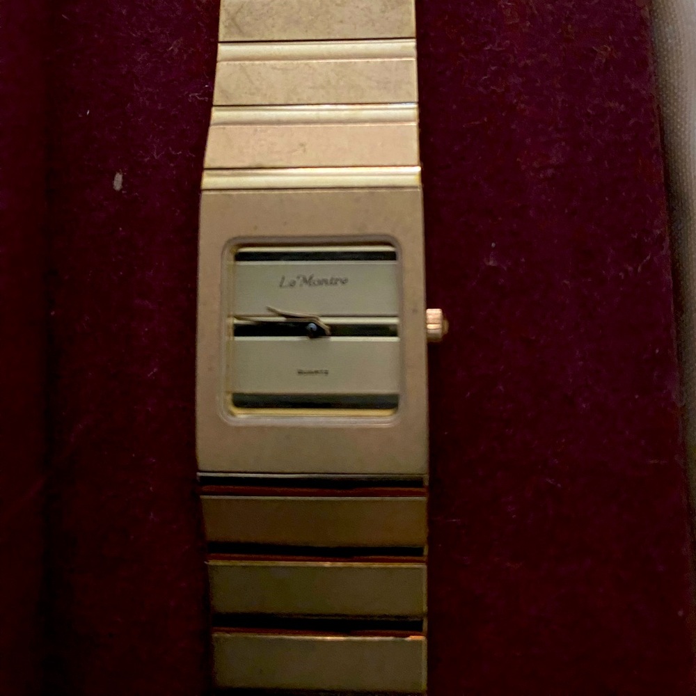 Le Montre Swiss Quartz Watch